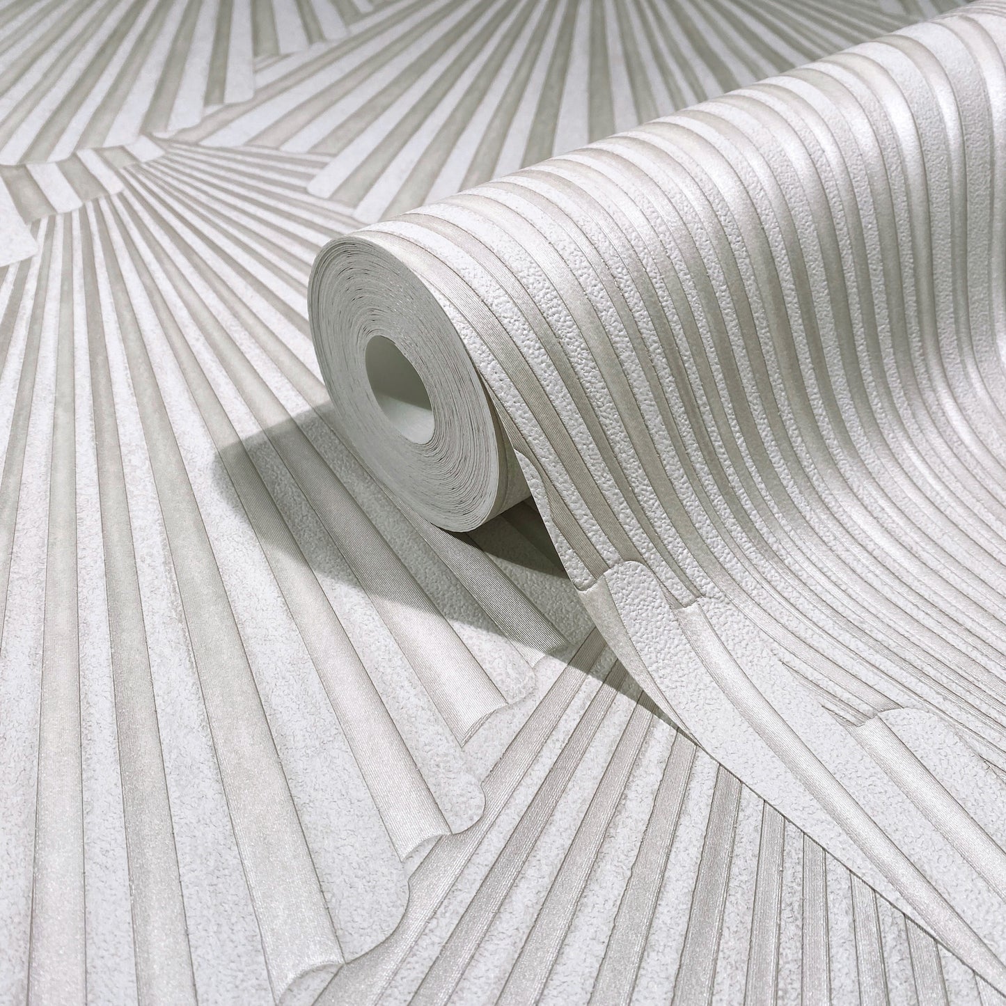 York Wallcoverings Antonina Vella Lumiere Champagne Deco Geo Wallpaper Graphics Traditional Champagne  Wallpaper - MA35847