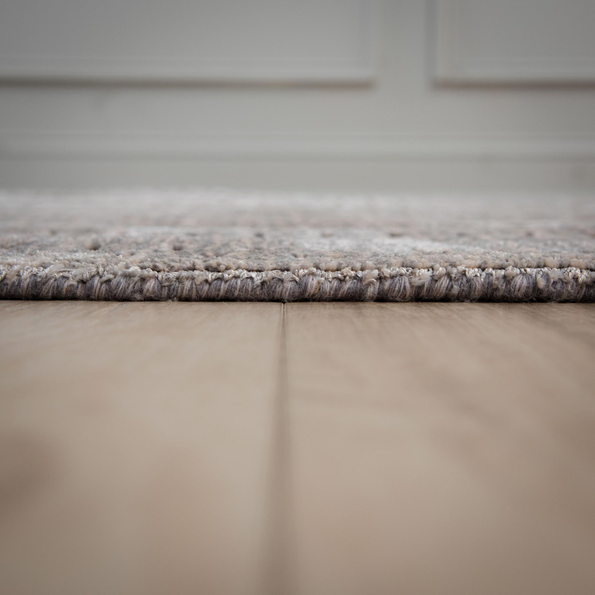 Manhattan casual rug, 2' x 8'.
