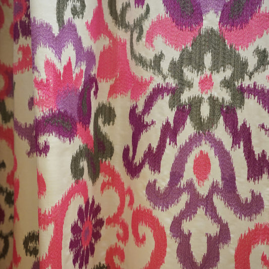 JF Fabrics JF Studio MARDIGRAS 43 Fabric Transitional,Scroll Creme,Beige,Green,Grey,Silver,Multi,Pink,Purple  Embroidery,Sateen,Texture - 5083543 SJ101