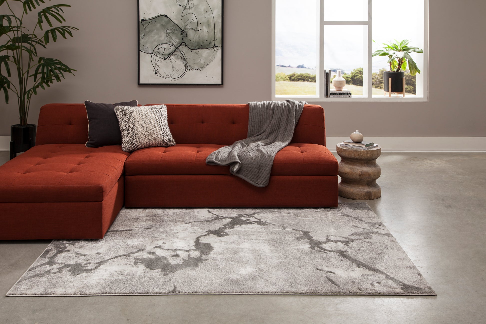 Gray 2' x 3' area rug.