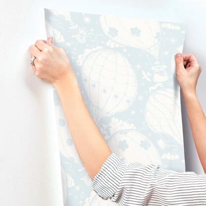 York Wallcoverings Daydream Ballongerna Light Blue Wallpaper Whimsical Novelty Blues   - MB29005