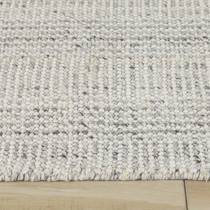 Casual rug, 8' x 10'.