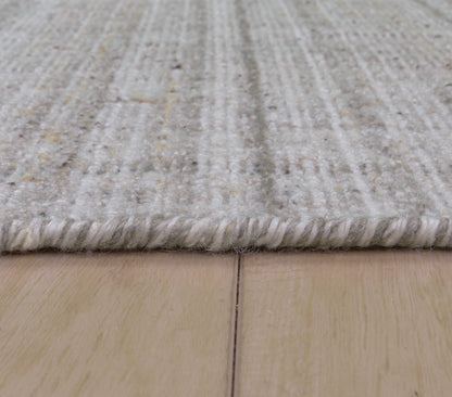 Casual rug, 9' x 12'.