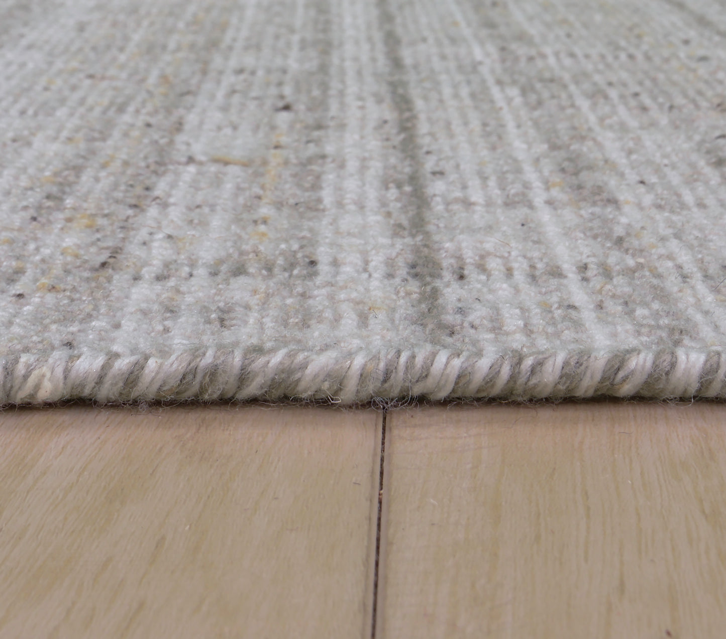 Maddox casual rug, 5' x 8'.