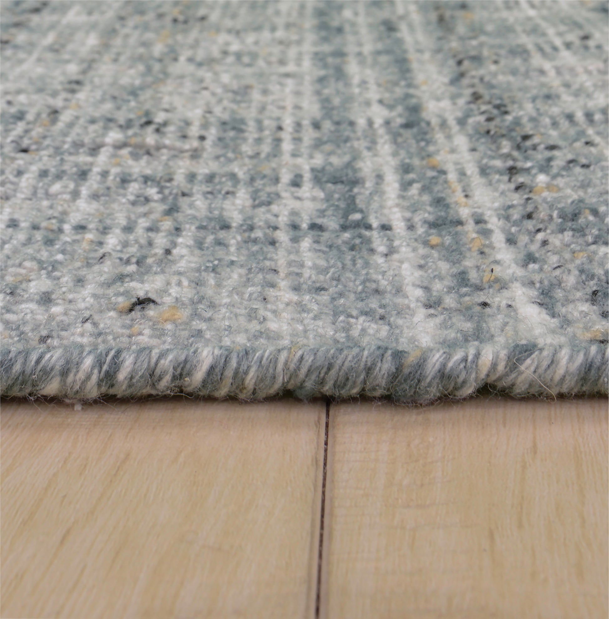 Maddox casual rug, 8' x 10'.