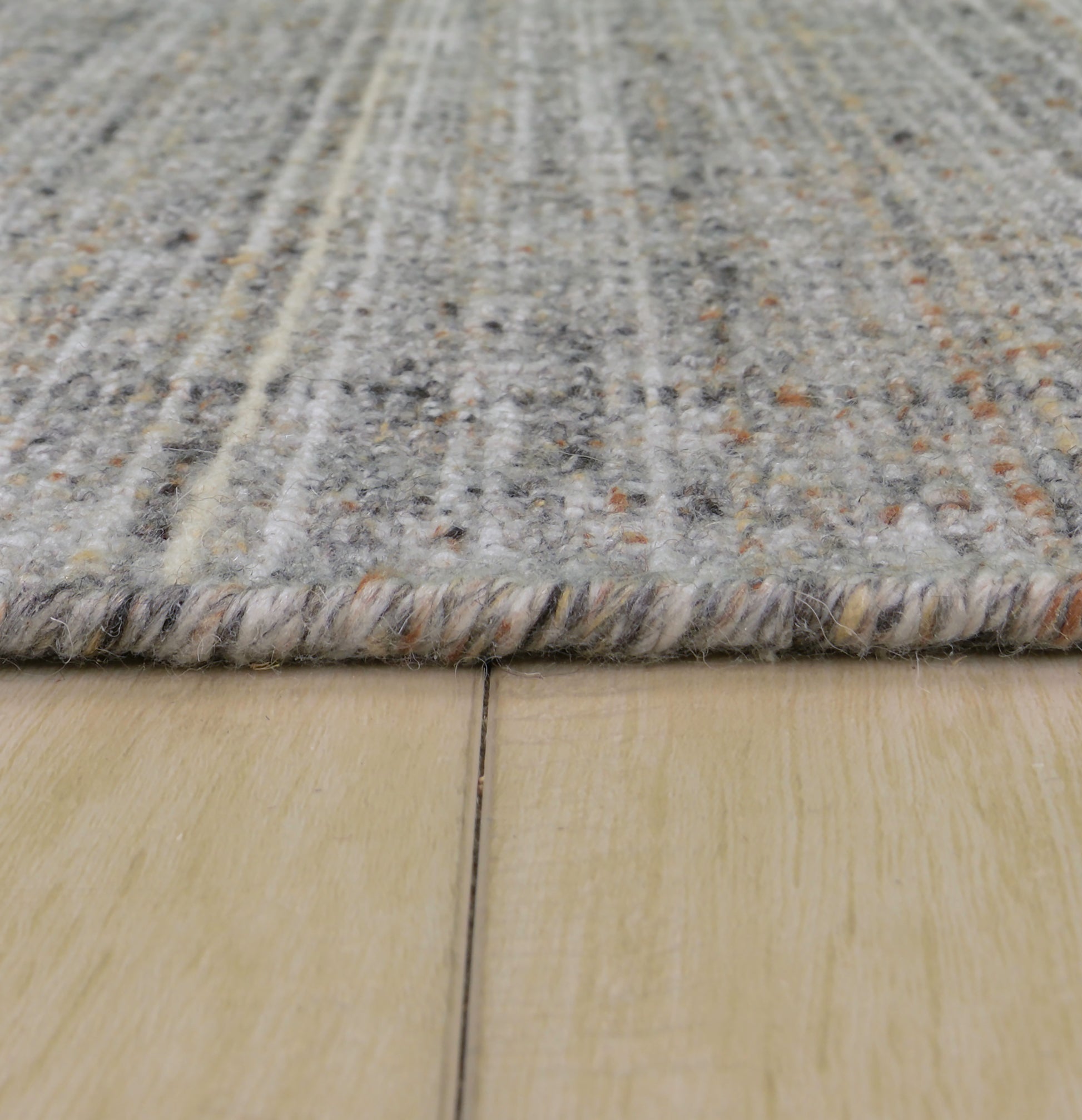 Maddox casual rug, 5' x 8'.