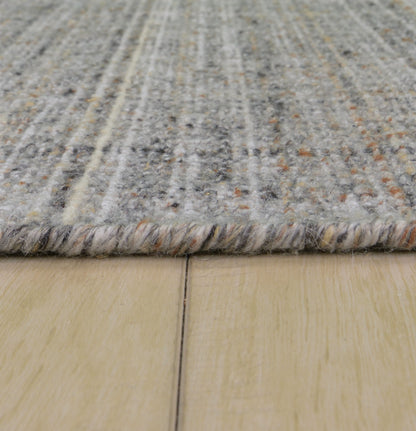 Casual rug, 8' x 10'.