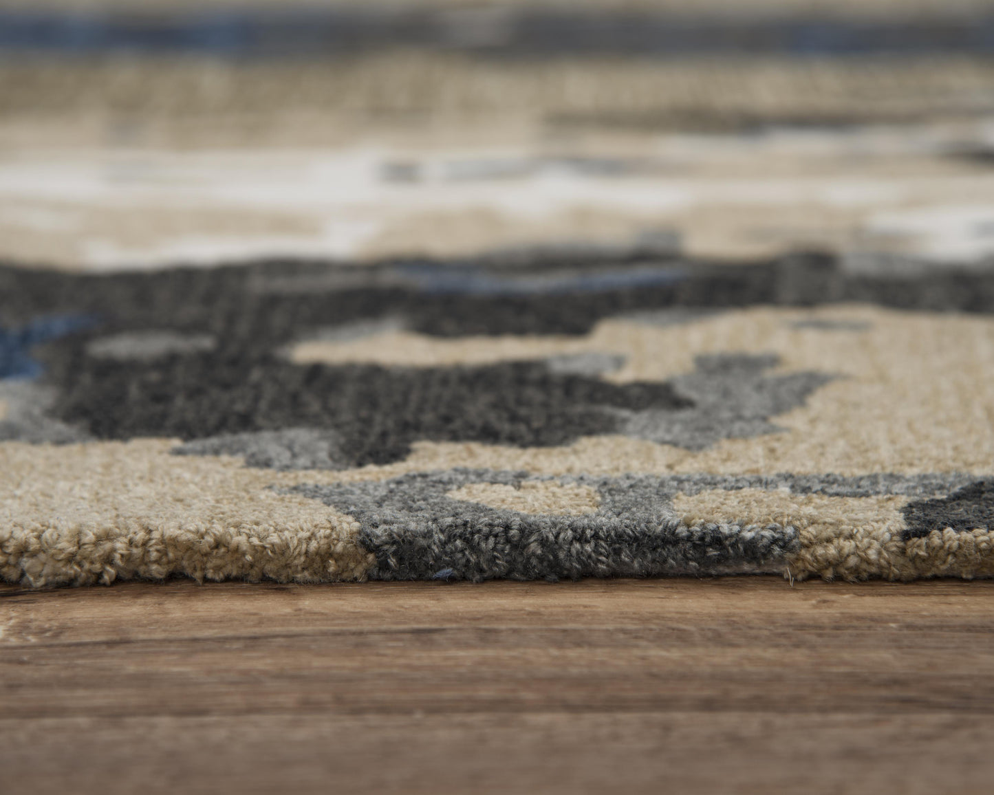 Contemporary rug, 9' x 12'.
