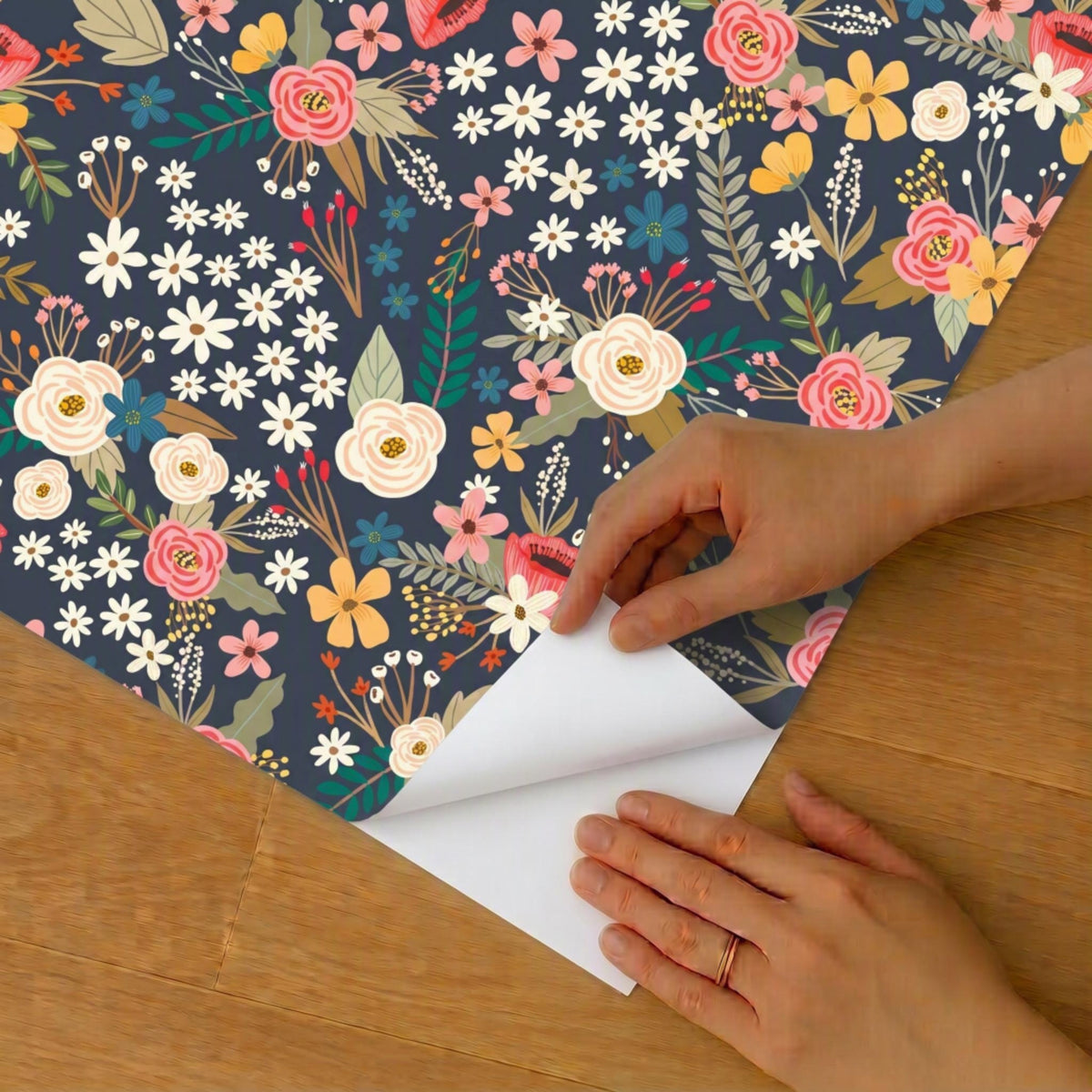 VEER DECOR Mia Charro Collection Sophie Floral Black Peel & Stick Wallaper Transitional Black   - MIAPS1-03