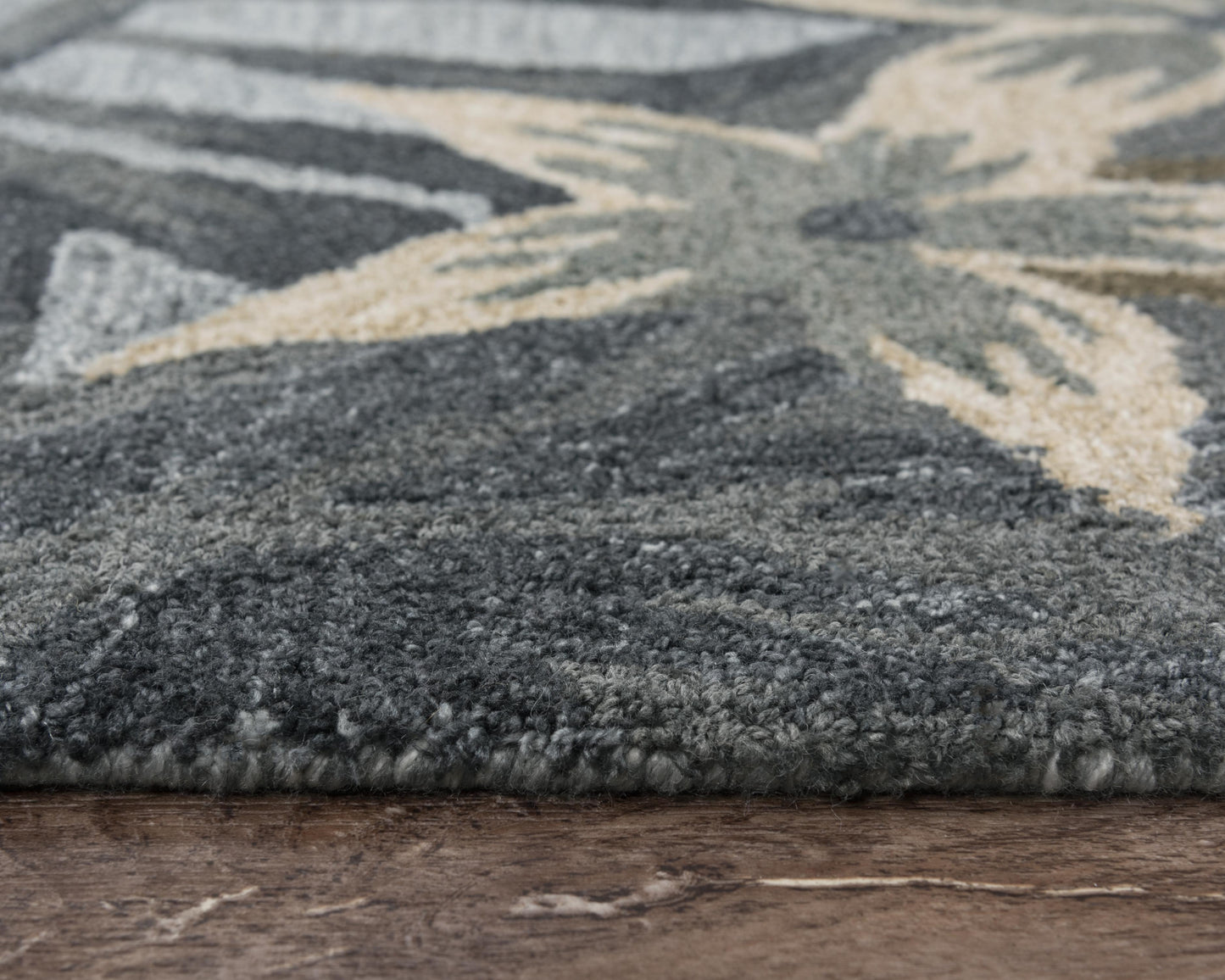 Miramar rug, coastal nautical pattern, 5' x 8'.