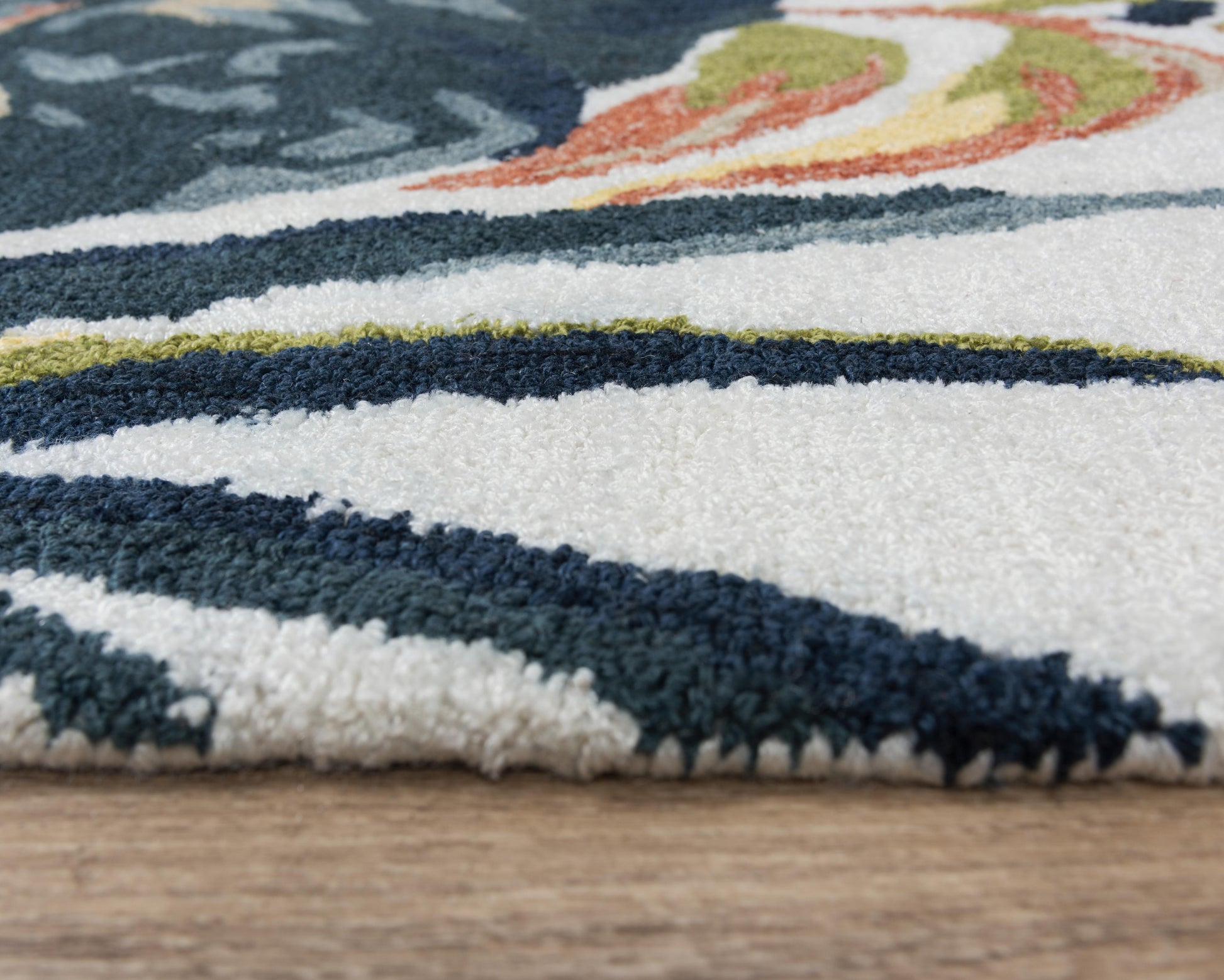 Coastal nautical rug, 8' x 10'.