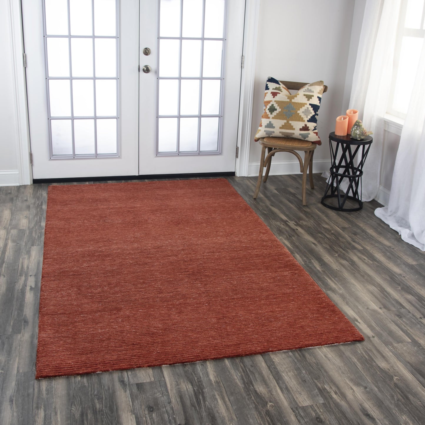 Casual rug, 5' x 8'.