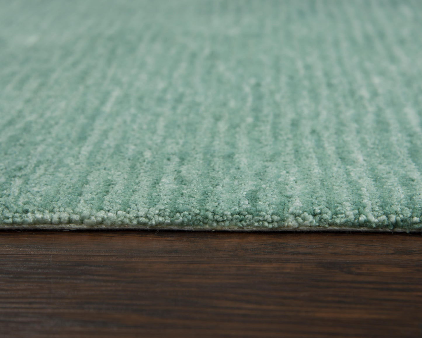 Casual area rug, 8' x 10'.