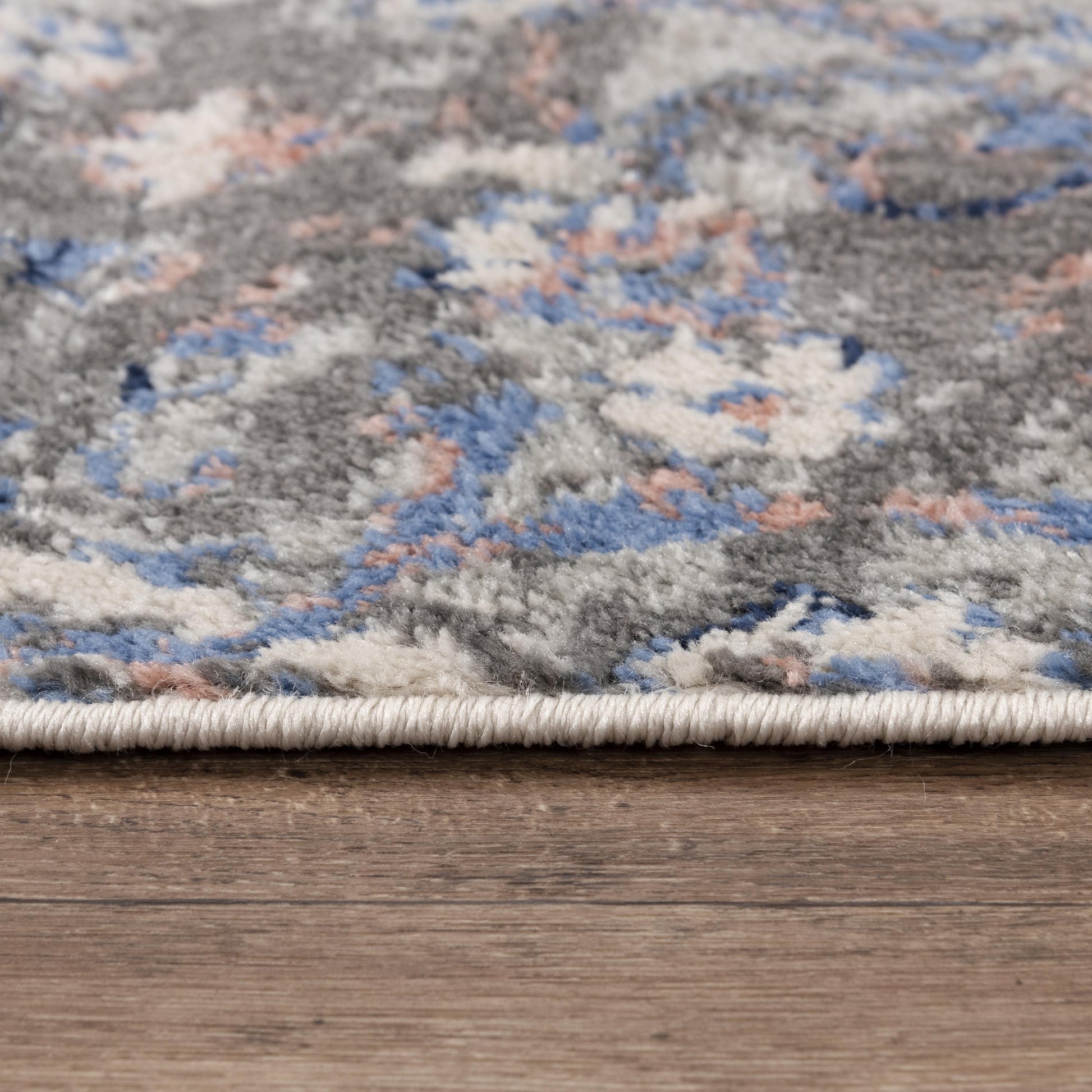 Traditional rug, 2' x 8'.