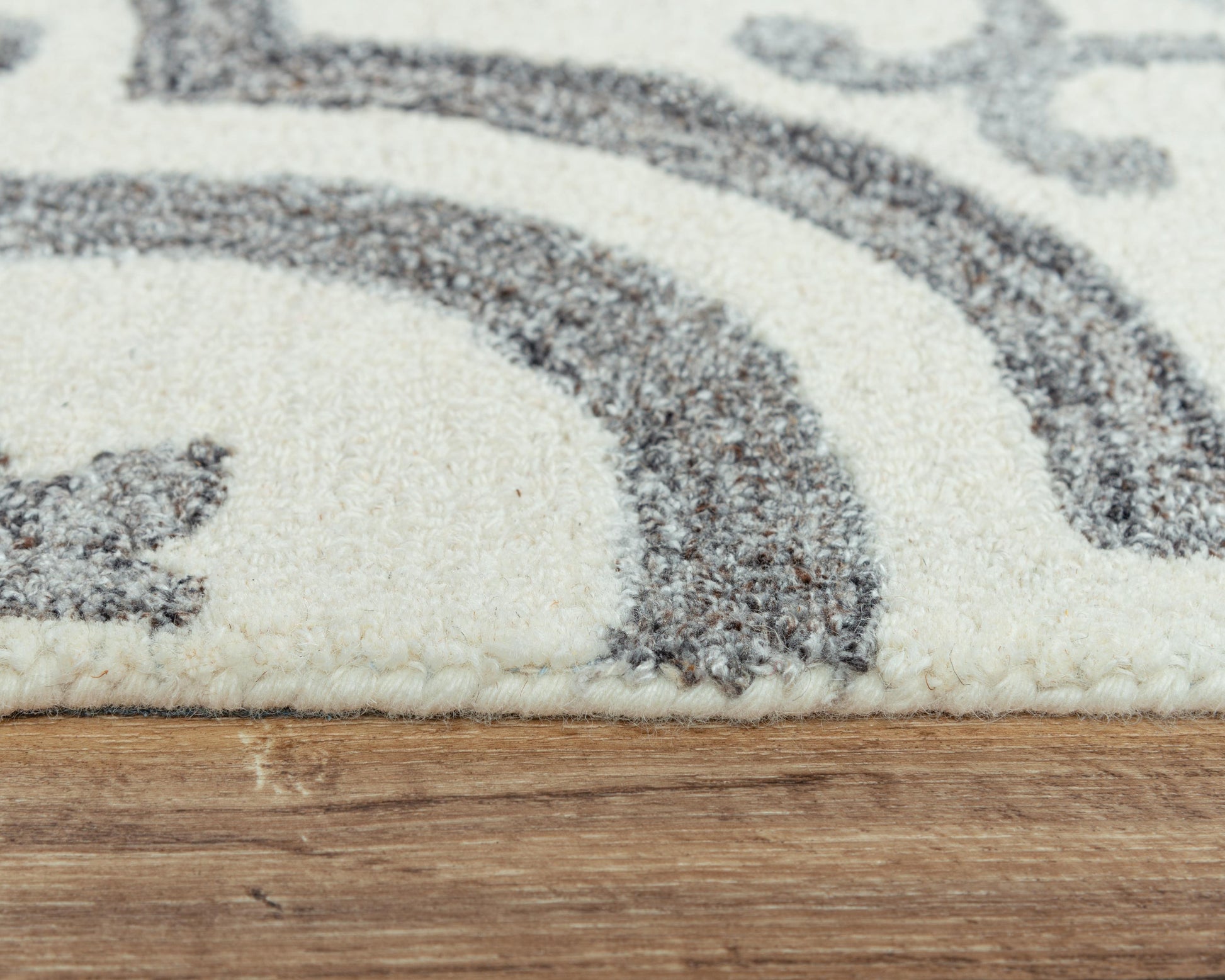 Transitional area rug, 8' x 10'.
