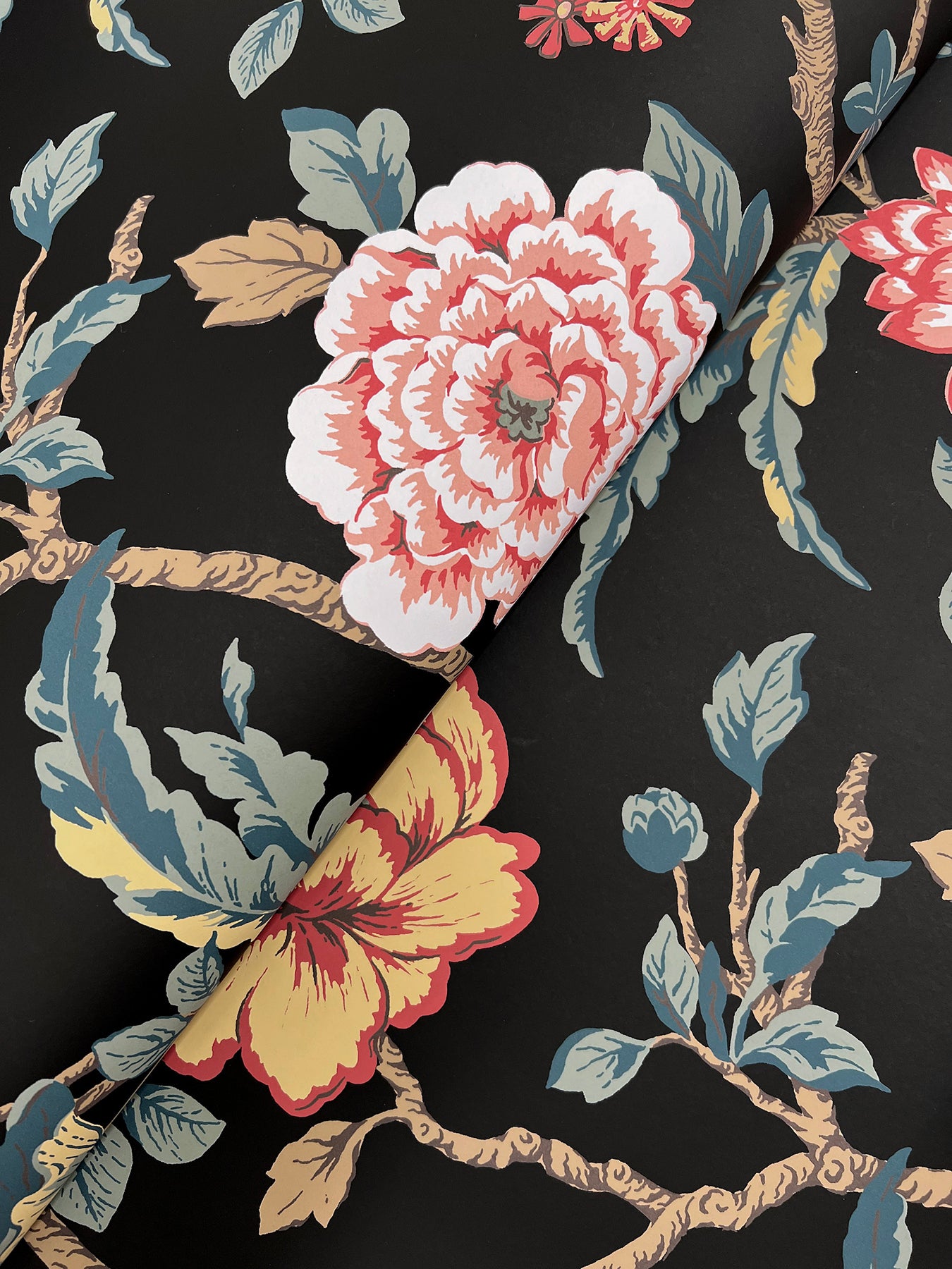 York Wallcoverings Astoria Courtyard Botanical Scarlet Wallpaper Traditional Botanical Blacks   - MX9656