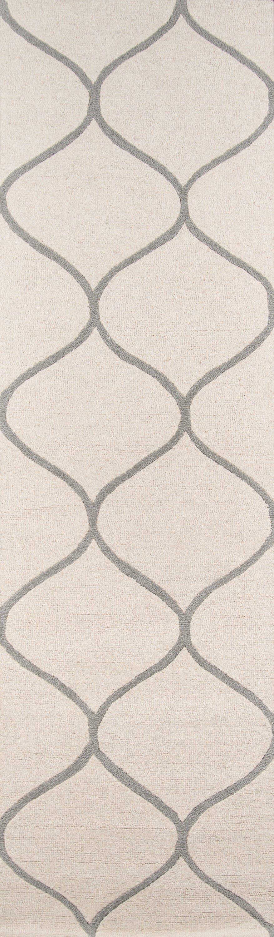 Beige rug with soft grey interlocking curved-quatrefoil lattice pattern.