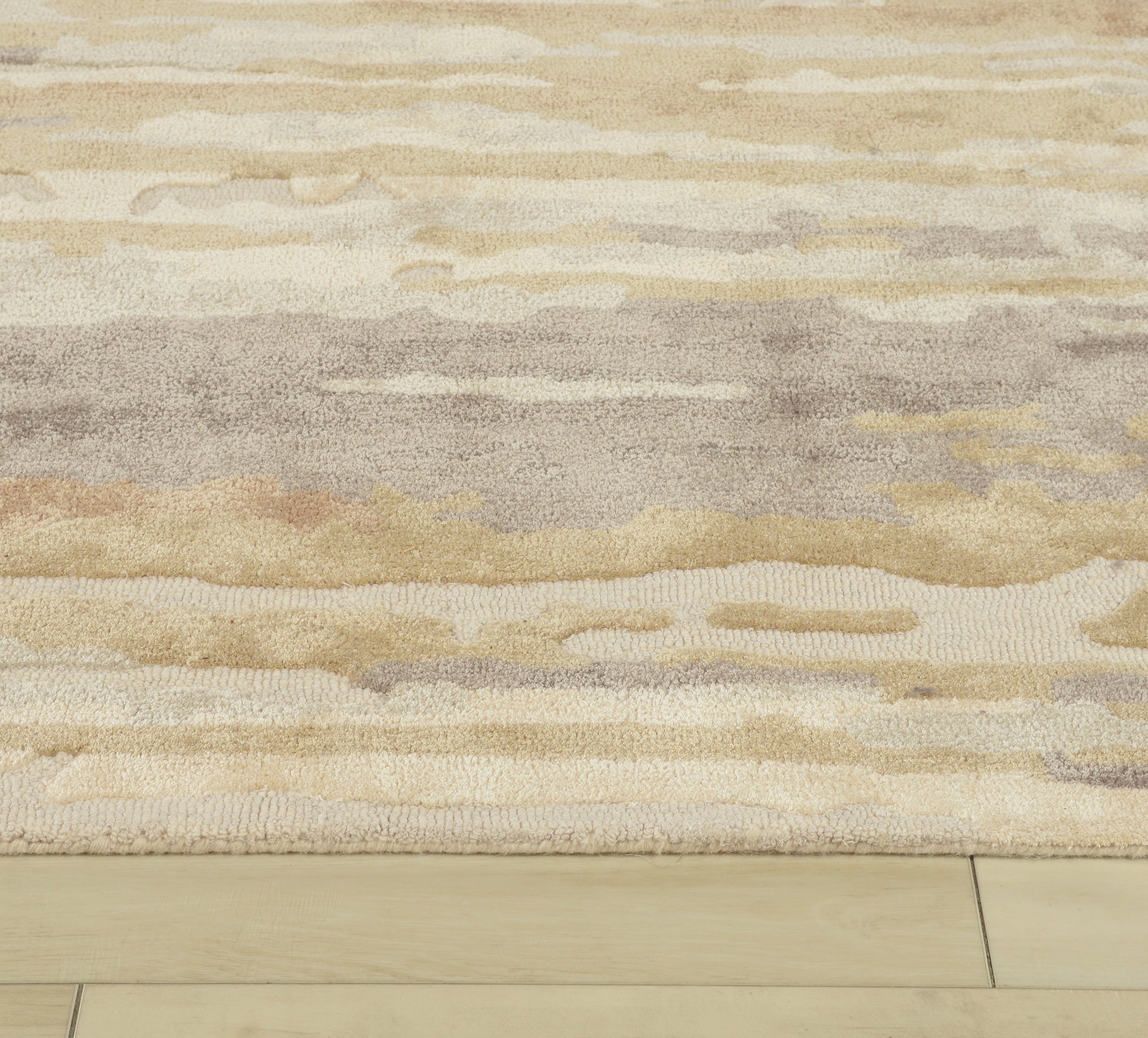 Rug, 2' x 3'.