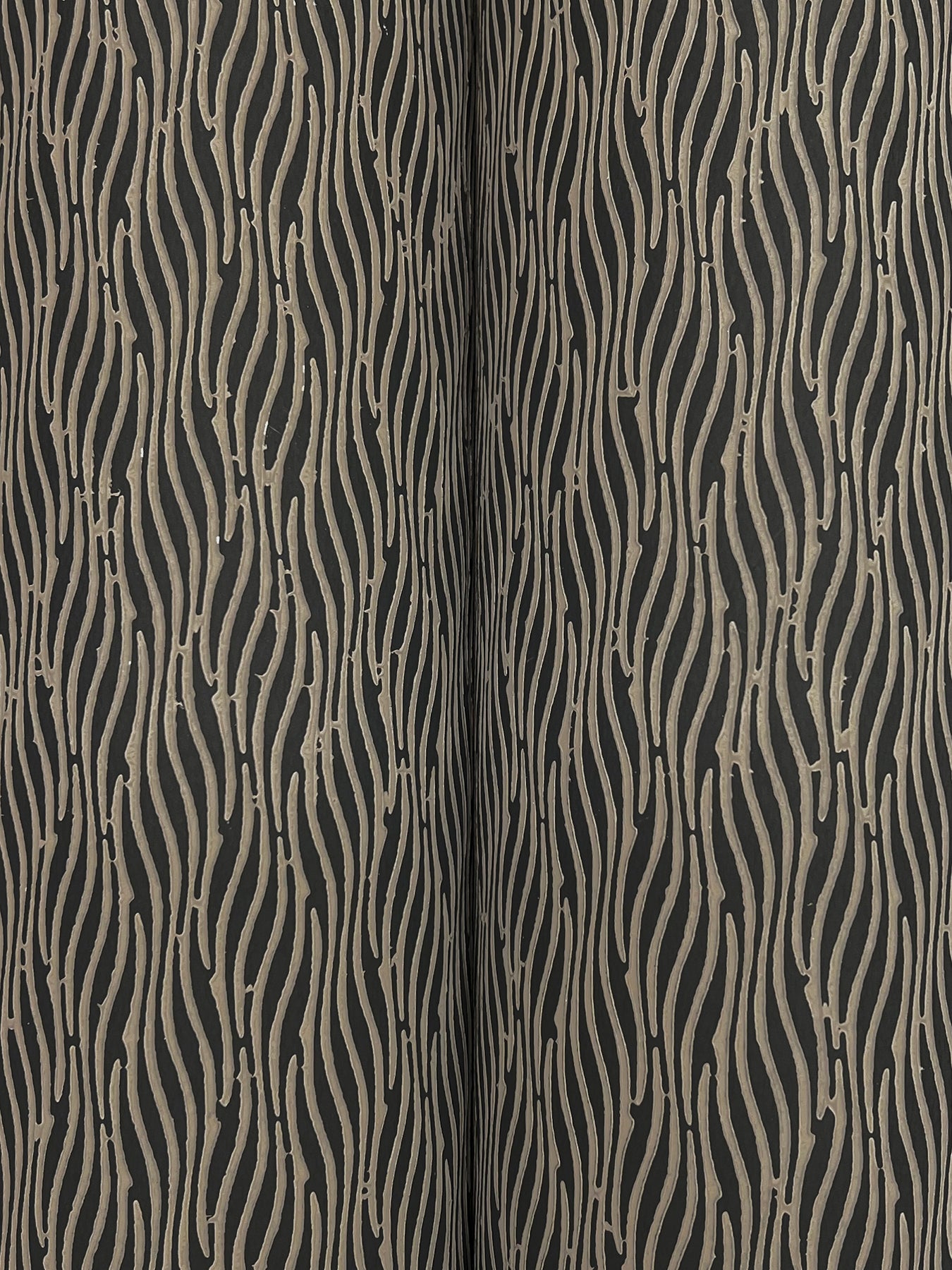 York Wallcoverings Natural Discovery Elevated Black Waves Wallpaper Modern Sculptured Finishes Blacks   - NT6151