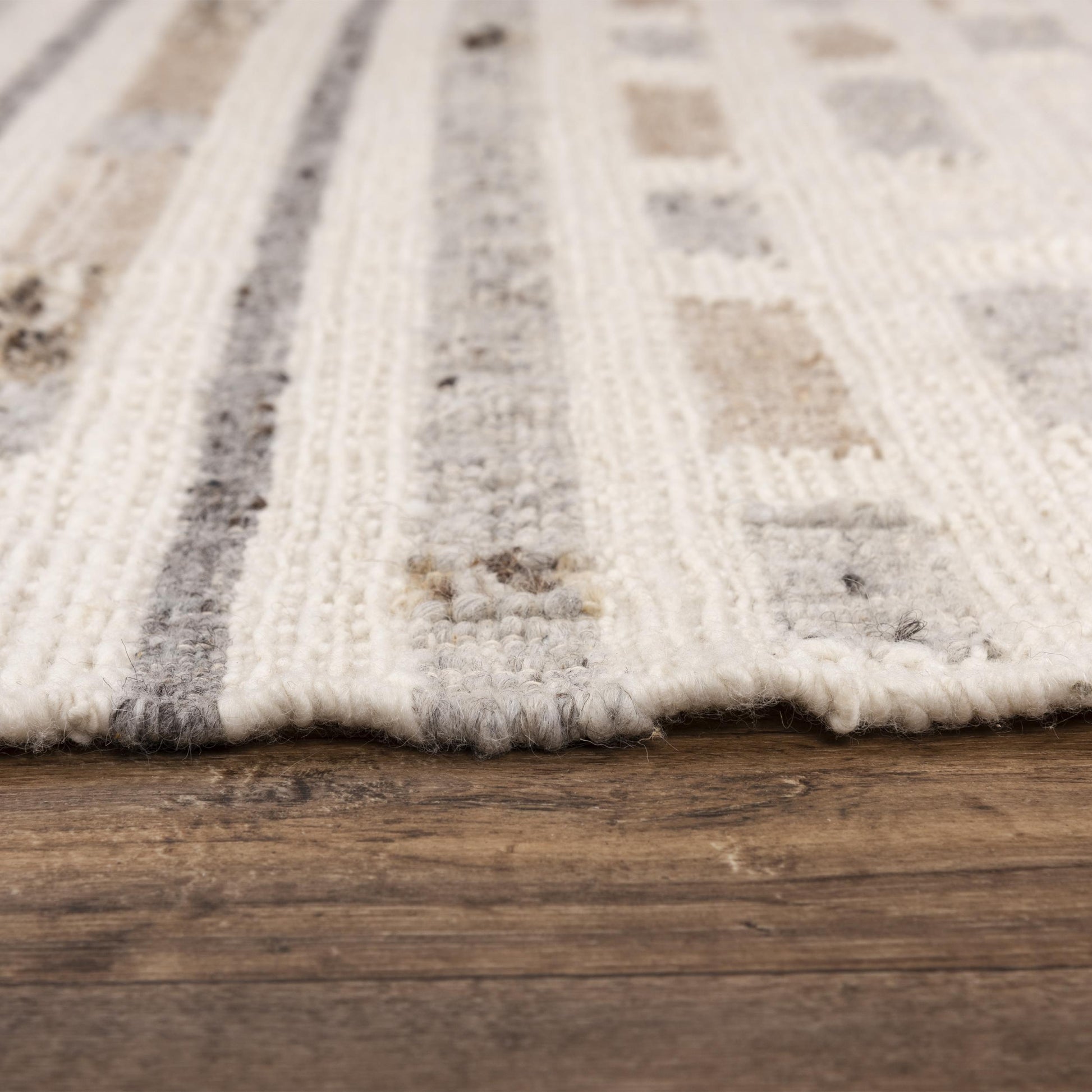 Area rug, 9' x 12', contemporary style.