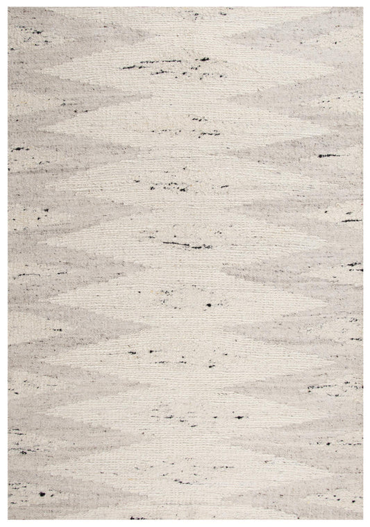 Rustic Lodge style rug, 5' x 8