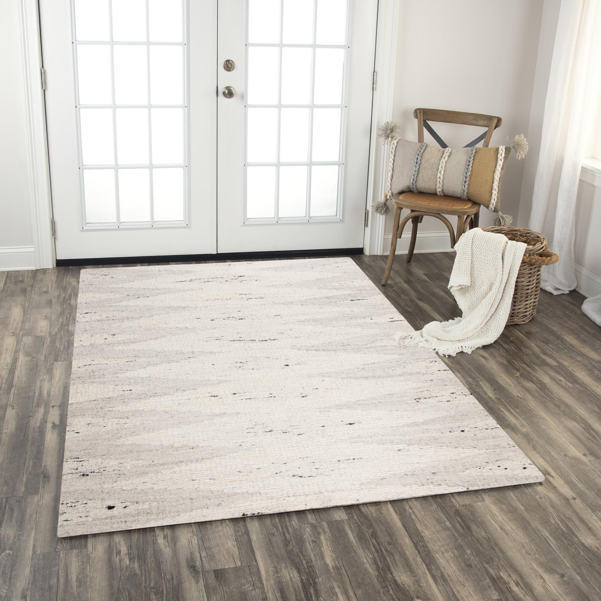 Rug with rustic lodge design, 8' x 10'.