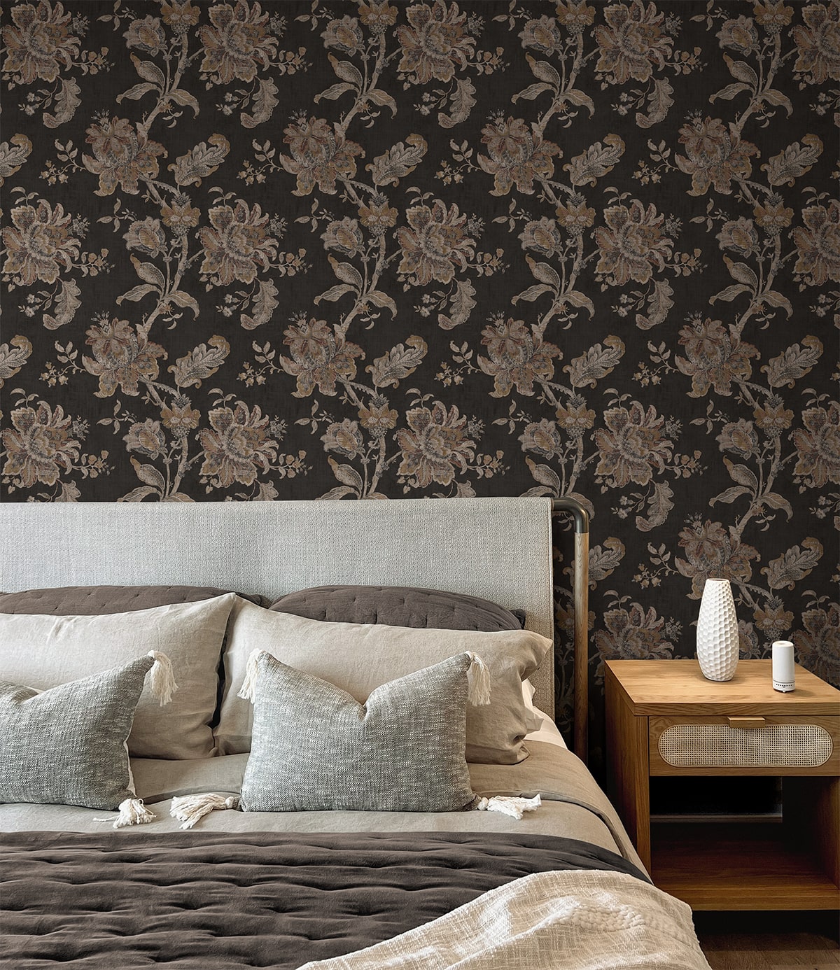 NextWall  Anelda Jacobean Floral Vintage Black   - NW59100