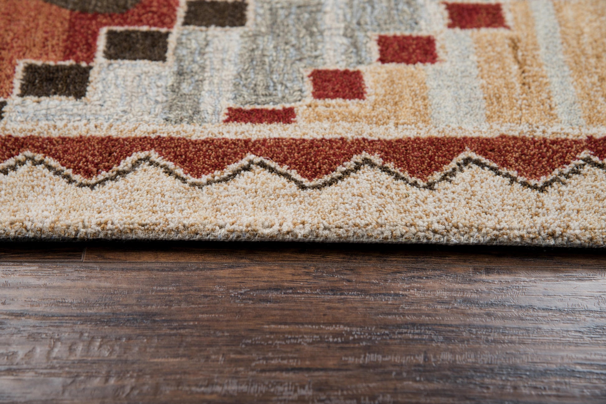 Area rug, rustic lodge style, 8' x 10'.