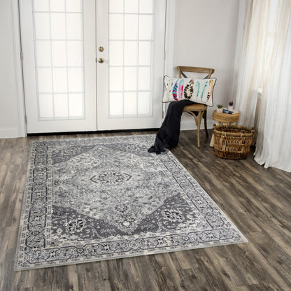 Traditional rug, 8' x 10'.