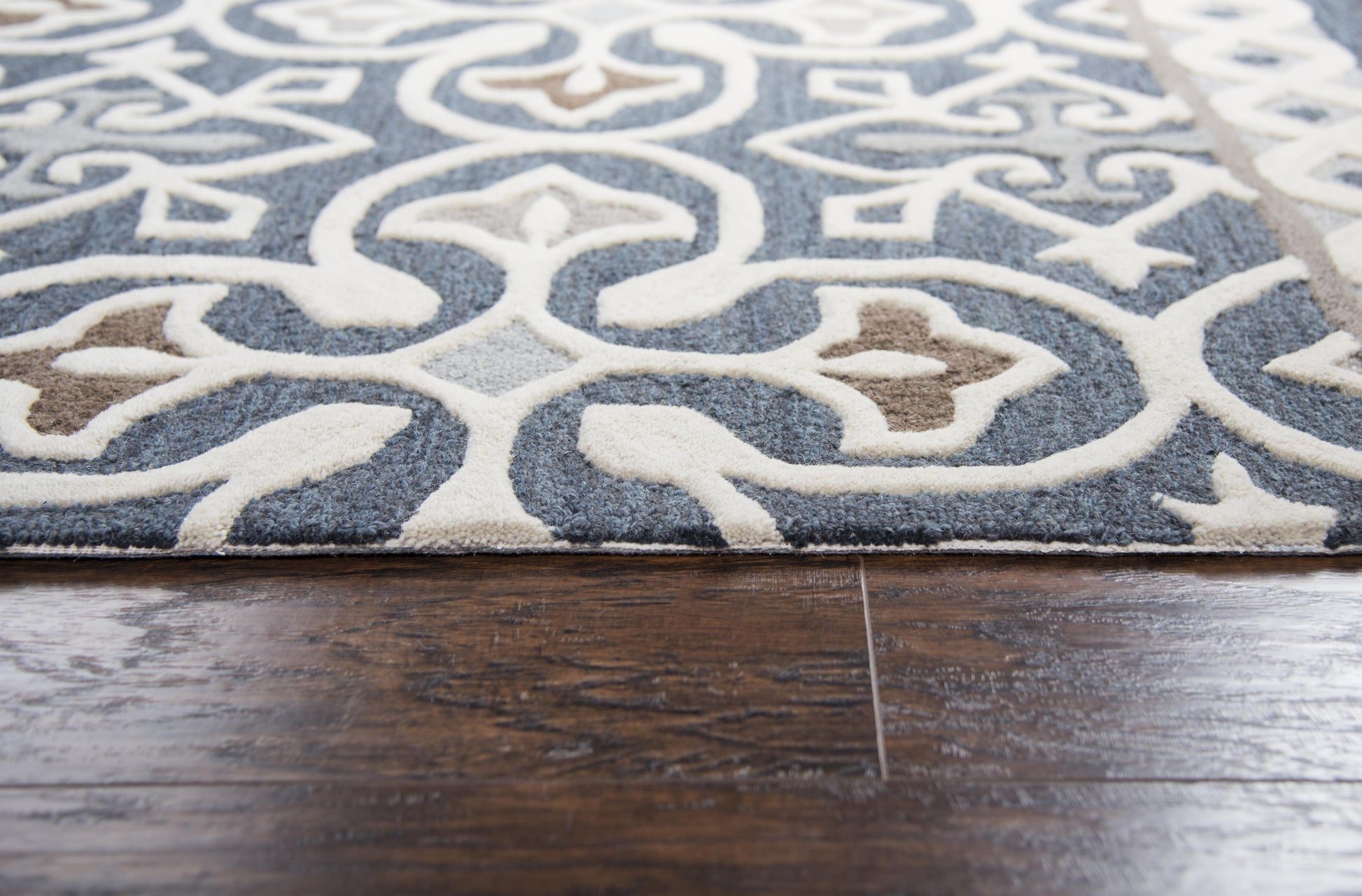 Transitional rug, 8' x 10'.