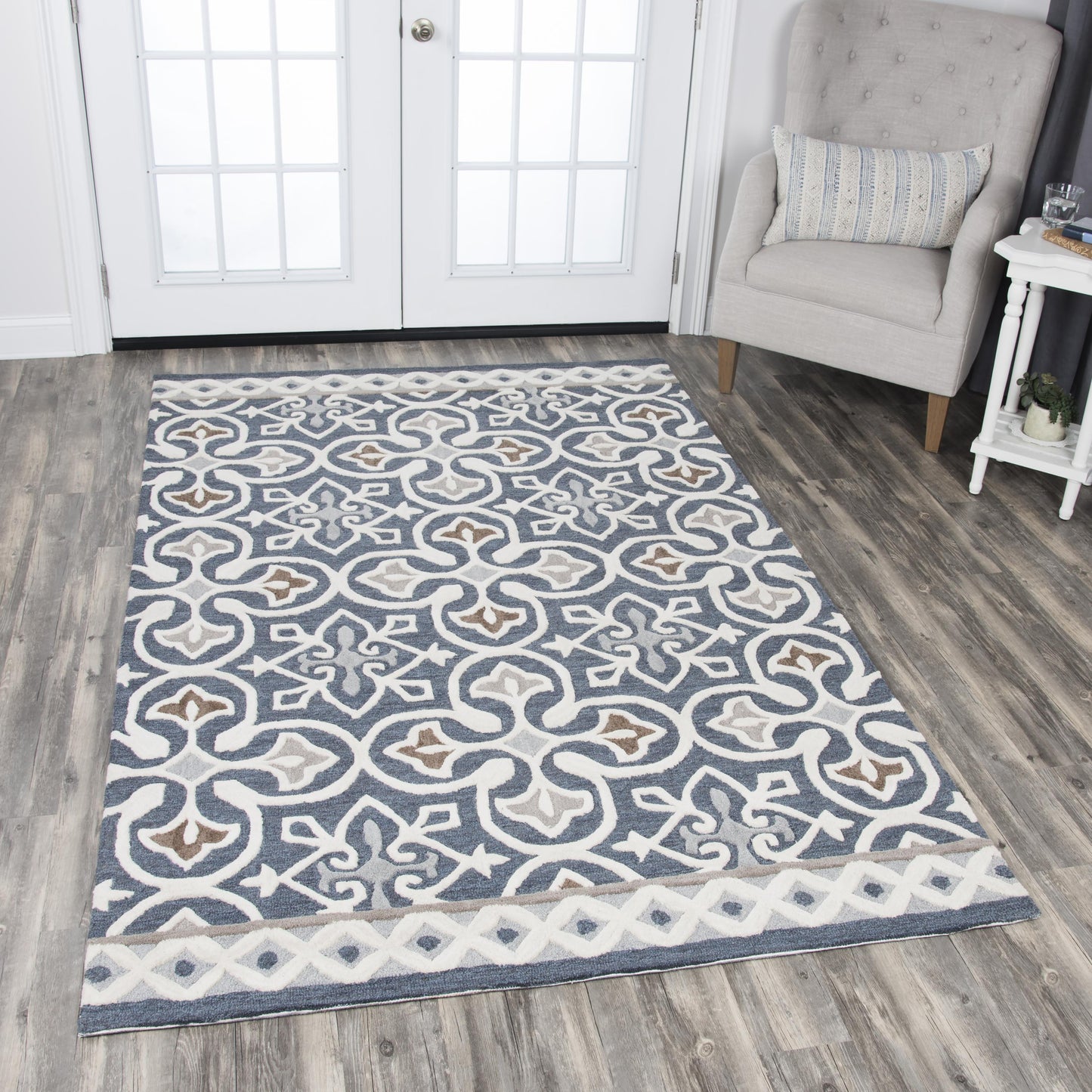 5' x 8' transitional rug.