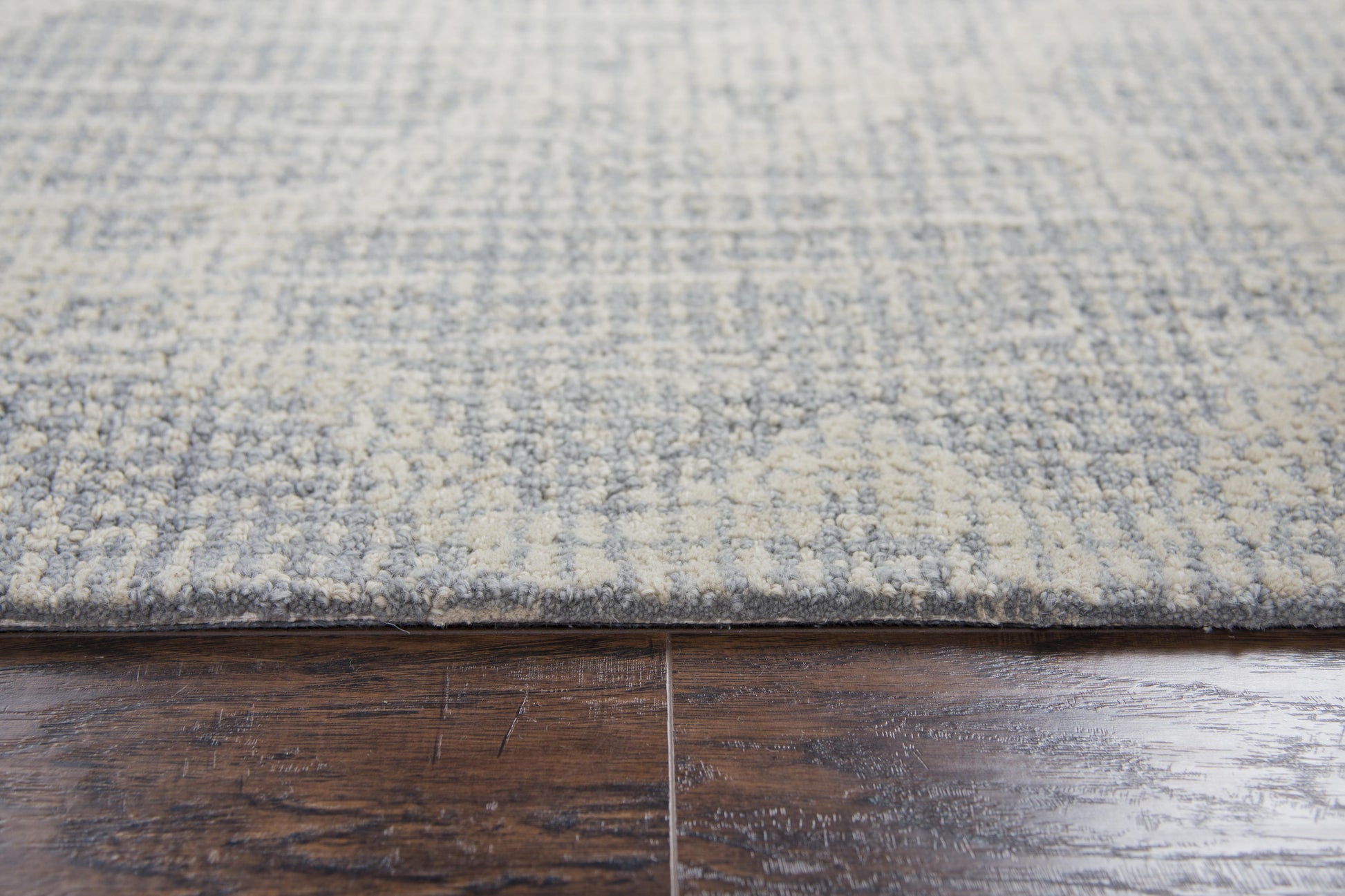 Area rug, 8' x 10', transitional style.
