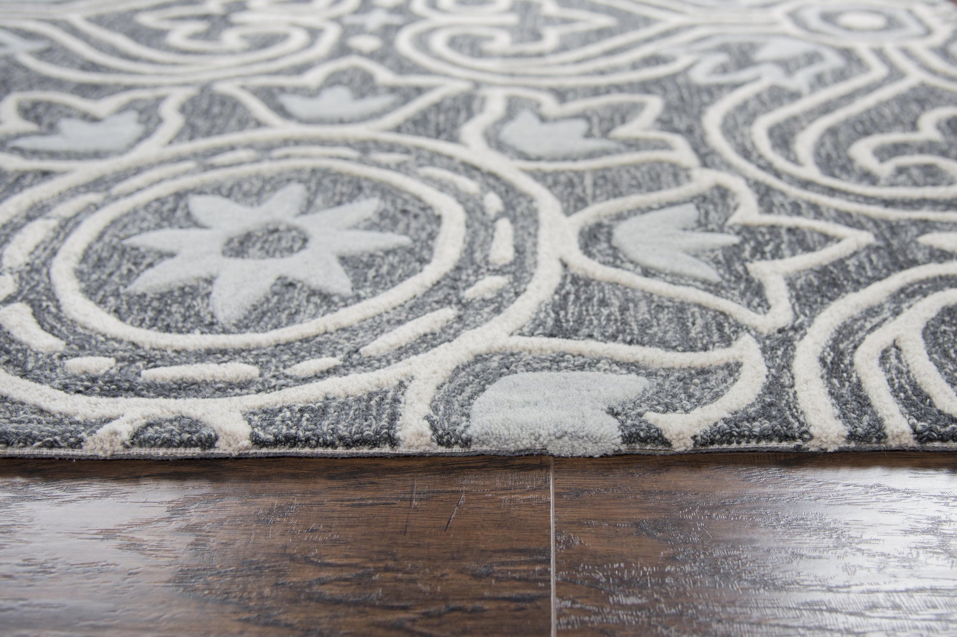Rug, 9' x 12'.