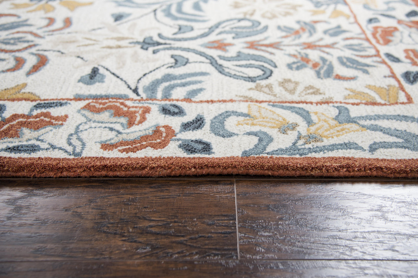 Traditional rug, 8' x 10'.
