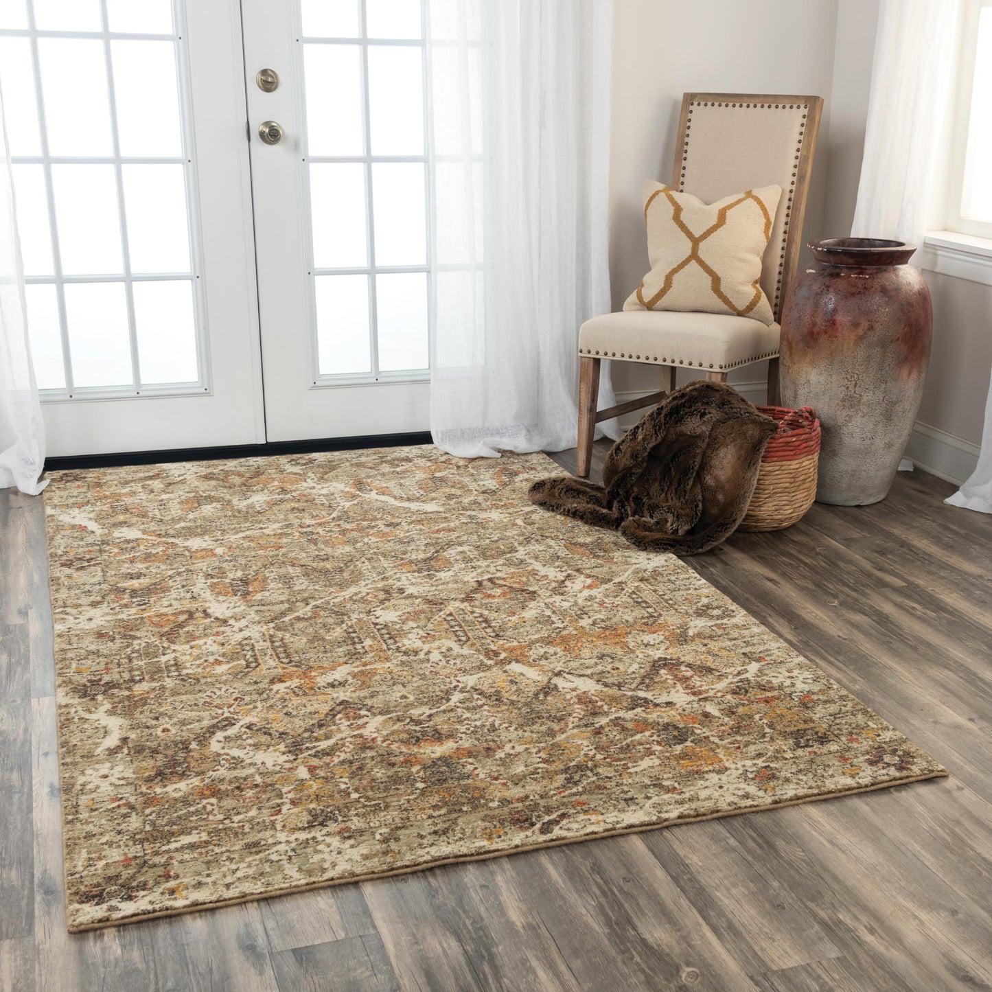 Traditional rug, 9' x 12'.