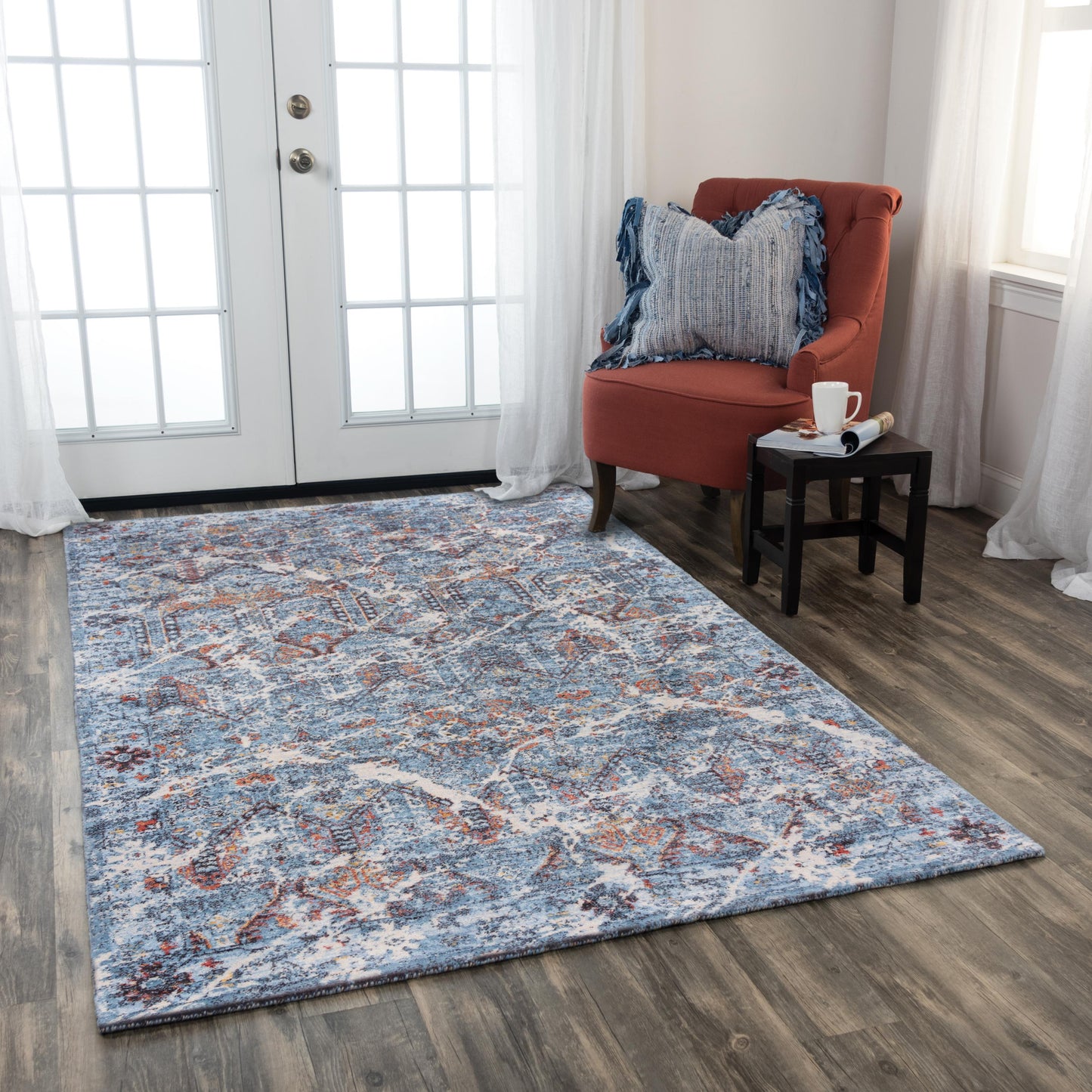 Ovation Traditional rug, 8' x 10'.