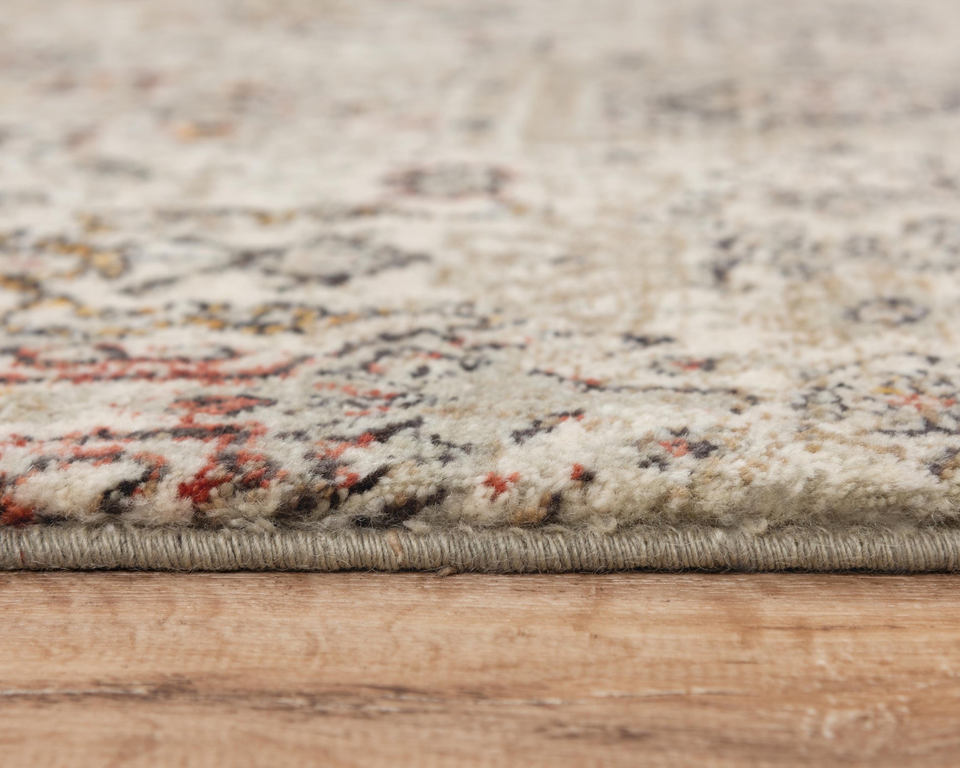 Traditional rug, 2' x 3'.