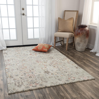 Traditional rug, 5' x 8'.