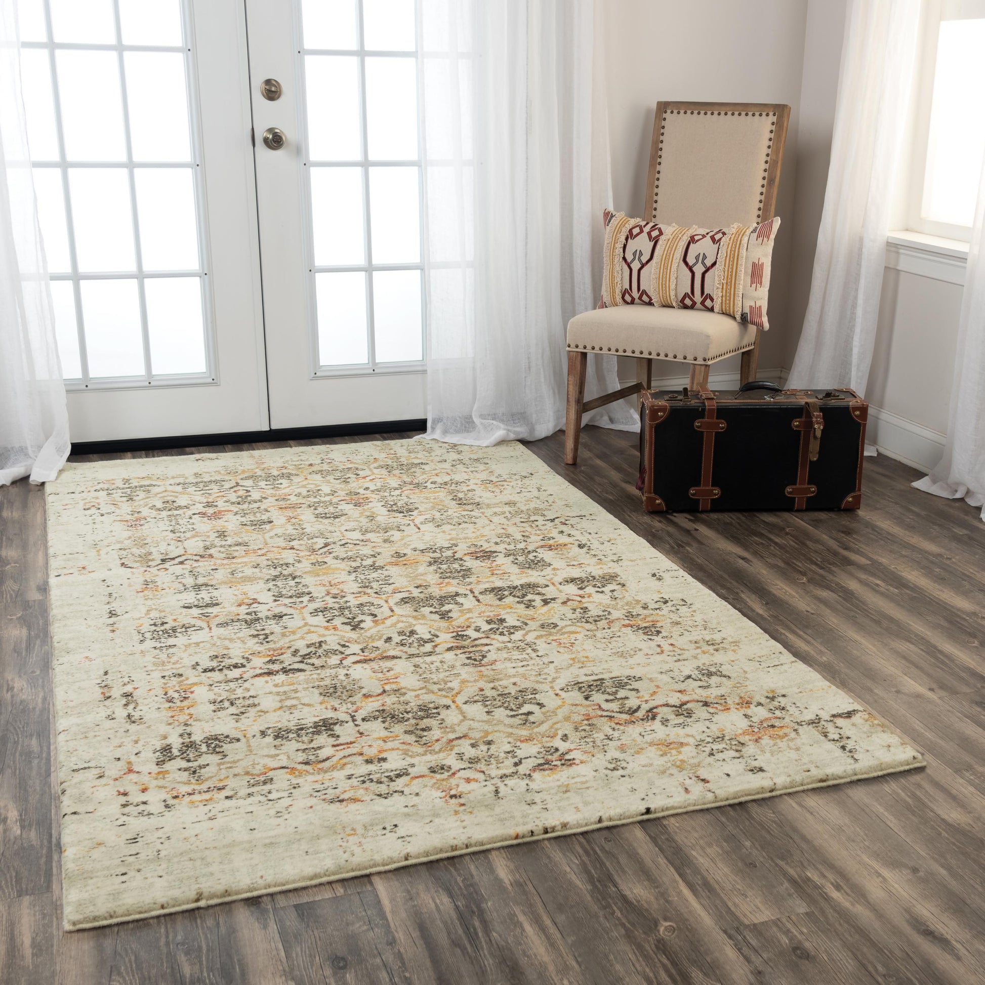 Transitional rug, 8' x 10'.