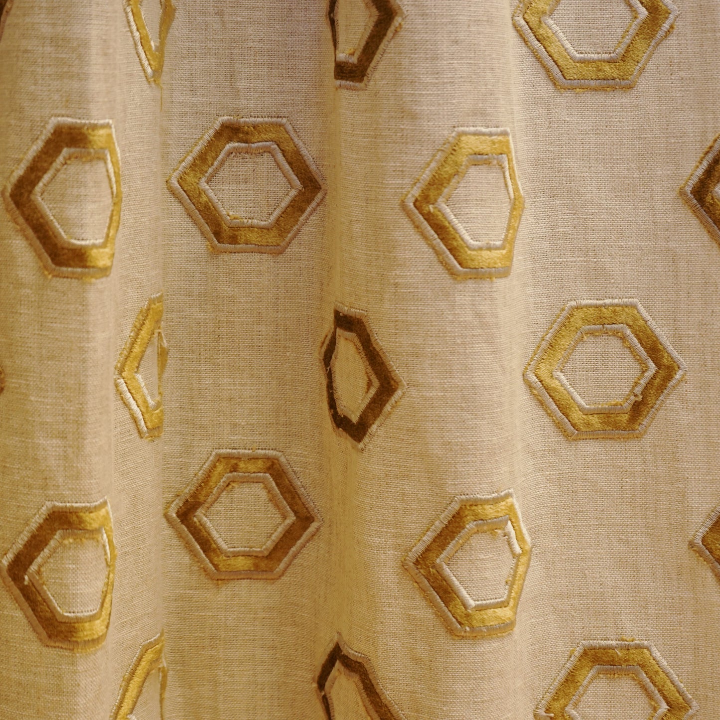 JF Fabrics JF Studio PERU 16 Fabric Transitional,Contemporary,Geometric Creme,Beige,Yellow,Gold  Embroidery,Linen - 5084116 SJ101