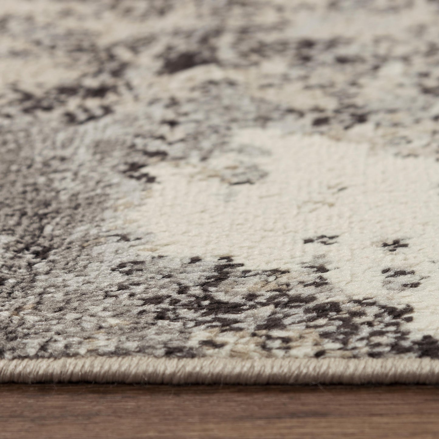 Contemporary rug, 5' x 7