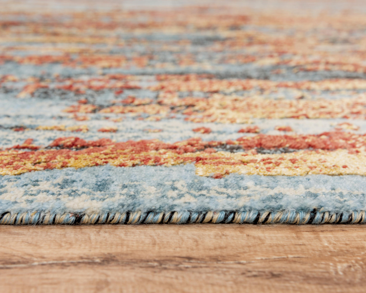 Contemporary area rug, 10' x 13'.