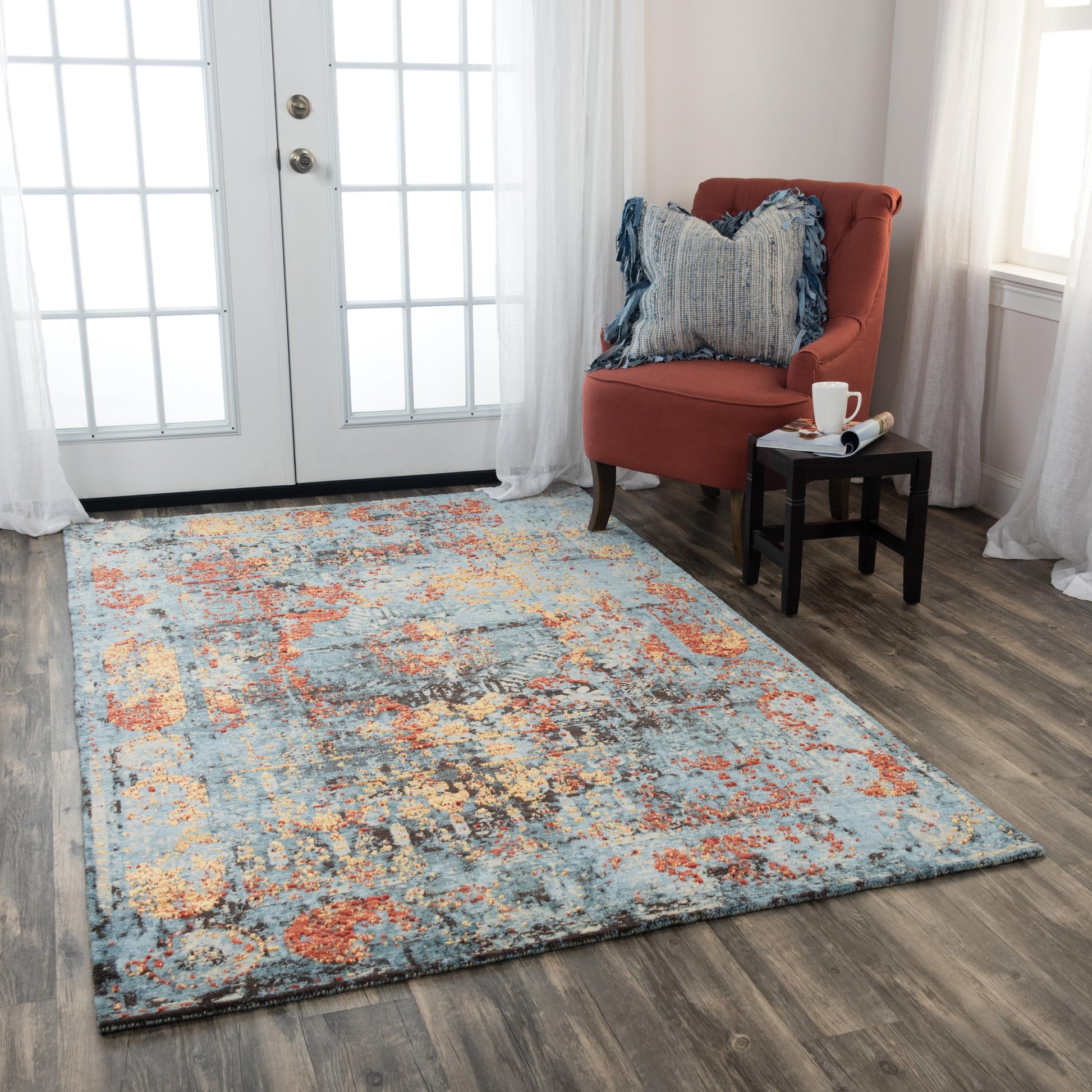 Contemporary area rug, 10' x 13'.