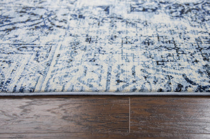 Patterned area rug, transitional style, 3' x 5'.
