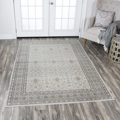 Rug, Traditional 7' x 10'.