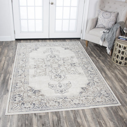 Traditional 7' x 10' rug.