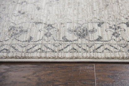 Transitional area rug, 7' x 10