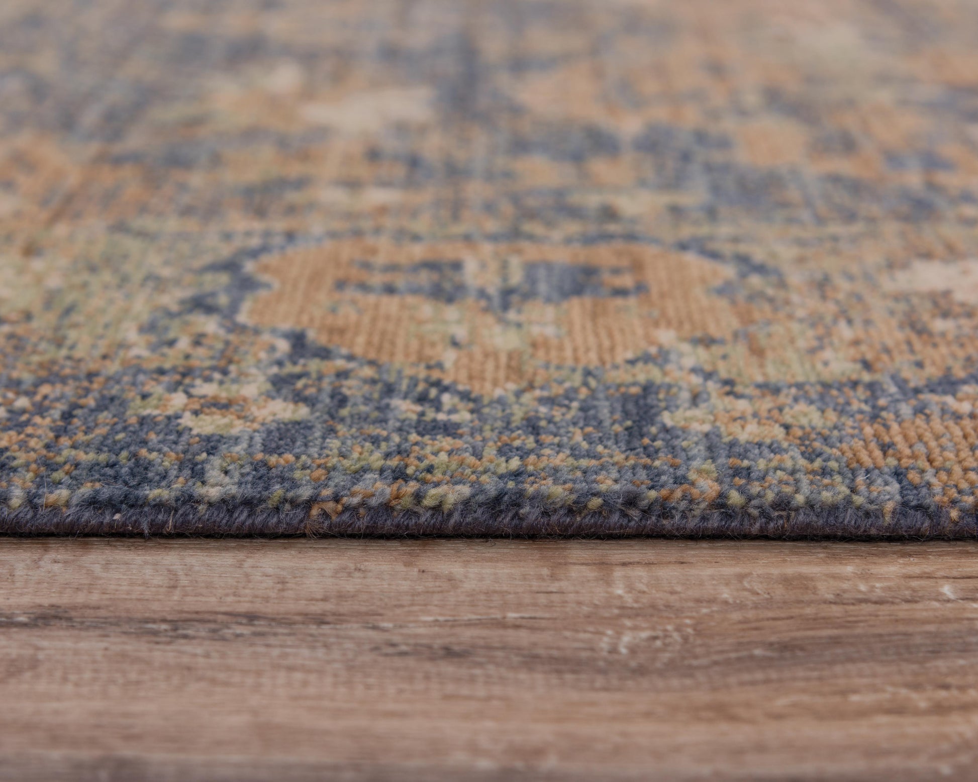 RIZZY HOME RUGS Platinum Transitional rug, 8' x 10'.