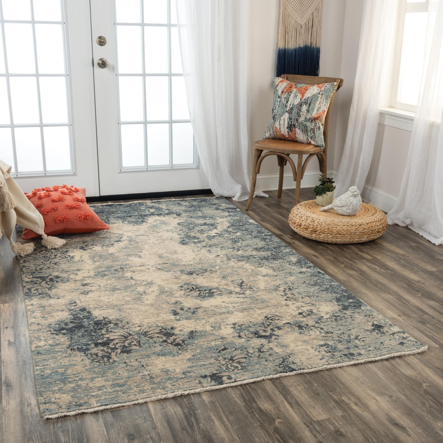 Platinum transitional rug, 5' x 8