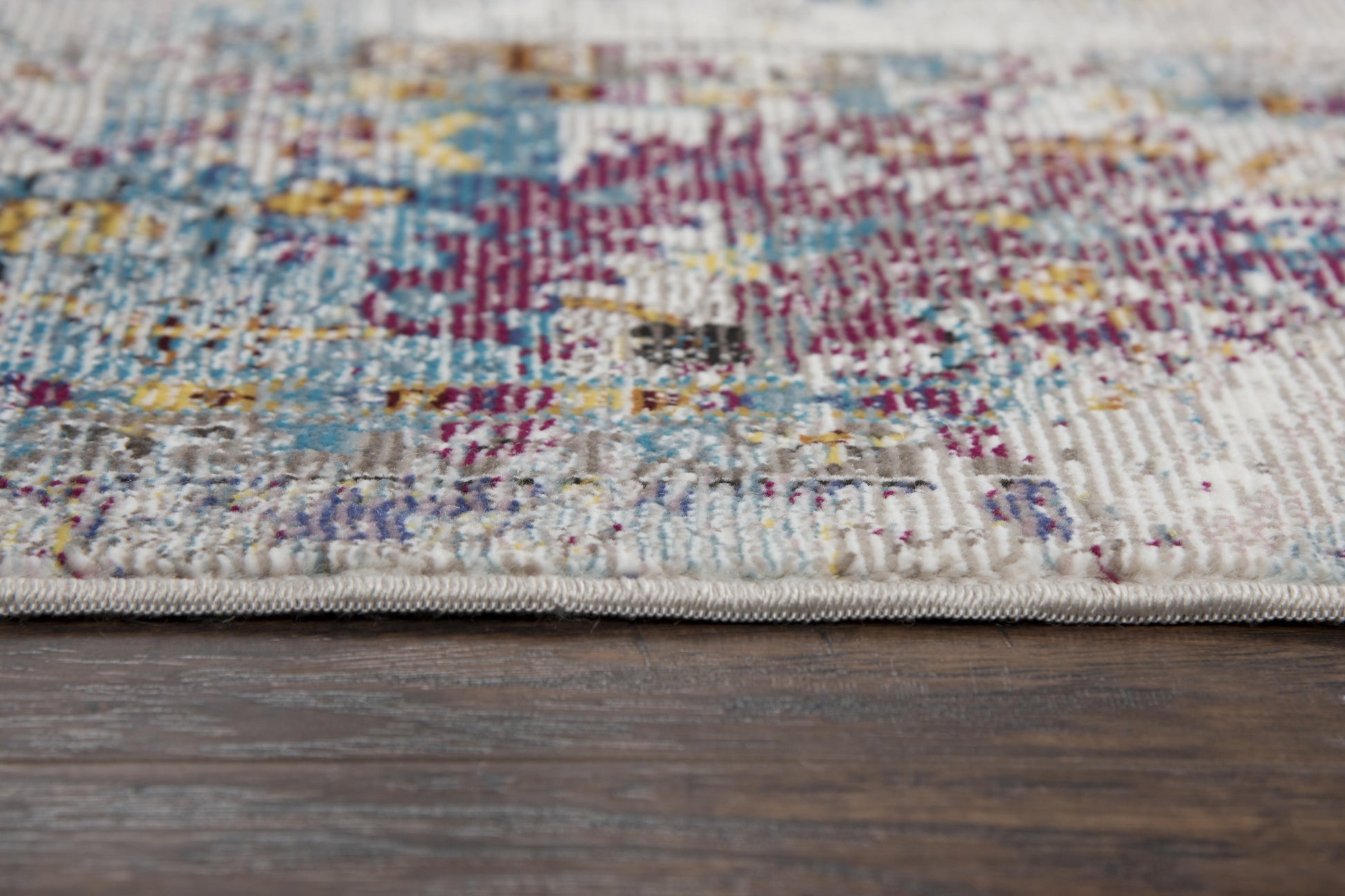 Traditional rug, 9' x 12'.
